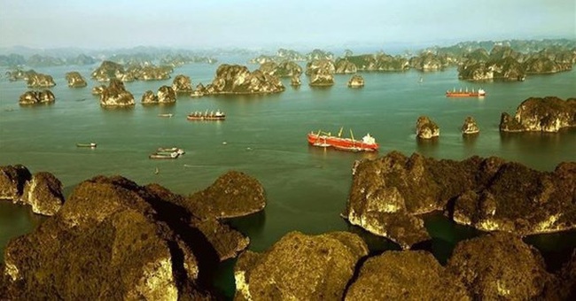 In Ha Long Bay (Photo: VNA)