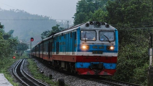 Vietnam Railways (VNR) is planning adding many trains to popular tourist destinations to serve high travel demand during the National Day holiday, which will last from September 1 to 4.