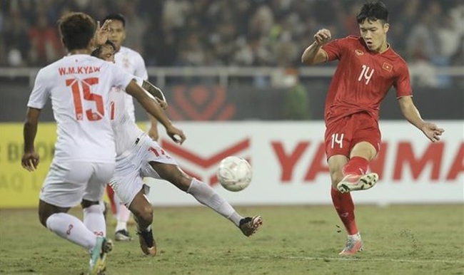 Vietnam crush Myanmar 3-0, advance to semifinal (Photo: VNA)
