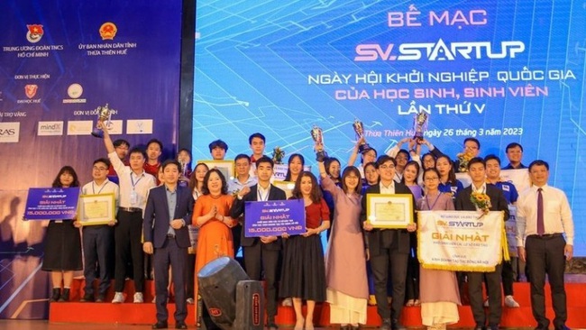 The awards ceremony at the fifth National Student Startup Festival.