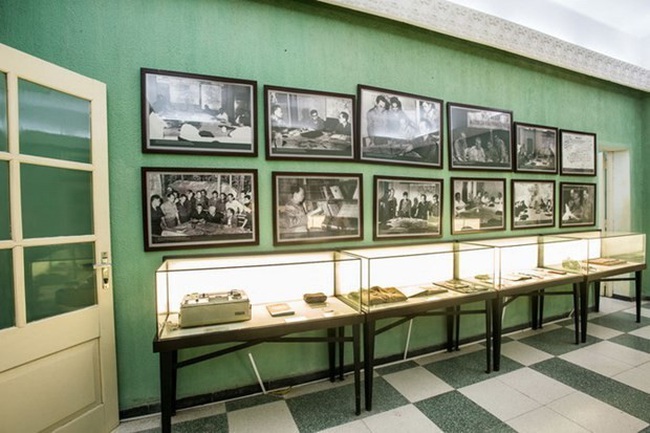 Some objects on display at the exhibition held at the Thang Long Imperial Citadel (Source: Government Portal)