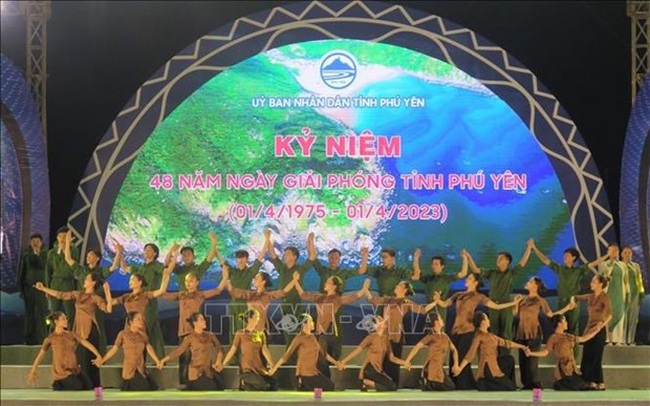 A musical performance in the launching ceremony of Phu Yen province's culture-tourism week. (Photo: VNA)