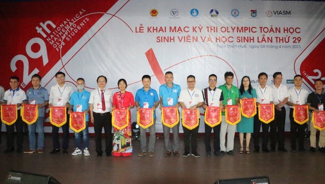 At the opening ceremony for the National Mathematics Olympiad (Photo: NDO)