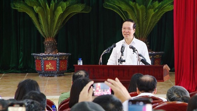 President Vo Van Thuong speaks at a meeting during his visit to Xuan Kien commune of Xuan Truong district, Nam Dinh province on May 19. (Photo: NDO)