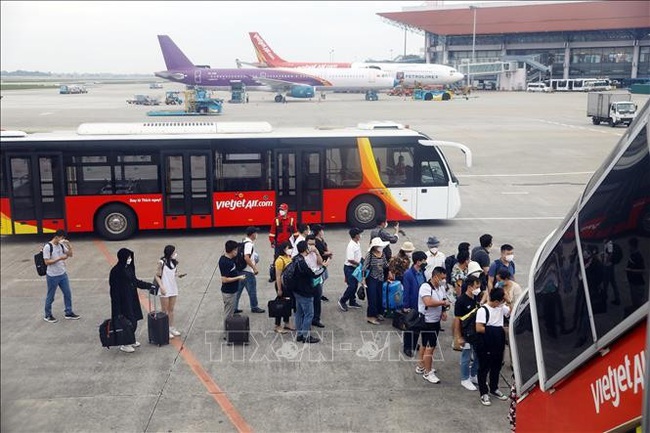 Vietnam’s airports serve about 1.29 million passengers in recent five-day holidays (Photo: VNA)