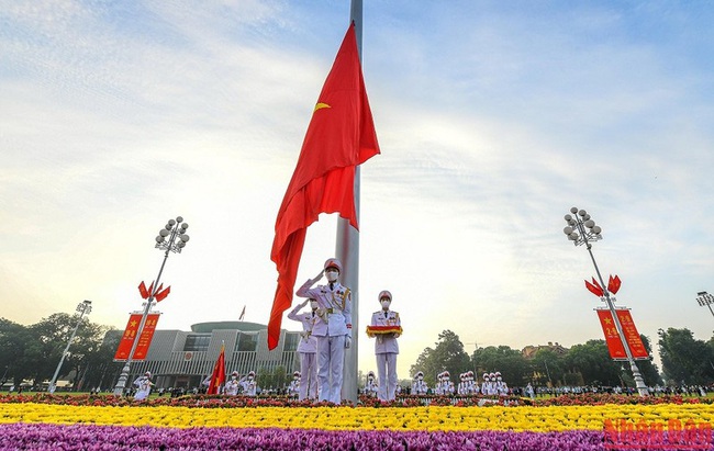 The flag-raising ceremony held in Hanoi on National Day 2022 (Photo: NDO)