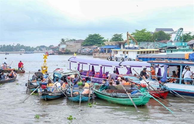 Cai Rang Floating Market in Can Tho city’s Cai Rang district. The market is one of the city’s most-visited destinations and has operated for more than 100 years. (Photo: VNA)