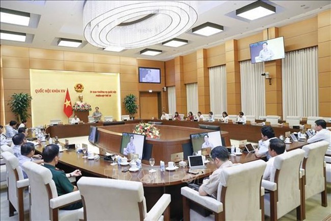 The National Assembly Standing Committee's 26th session convenes its last working day on September 28. (Photo: VNA)