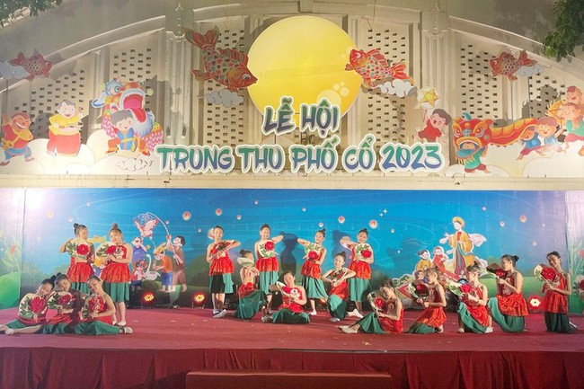 A performance at the opening ceremony (Photo: hanoimoi.com.vn)