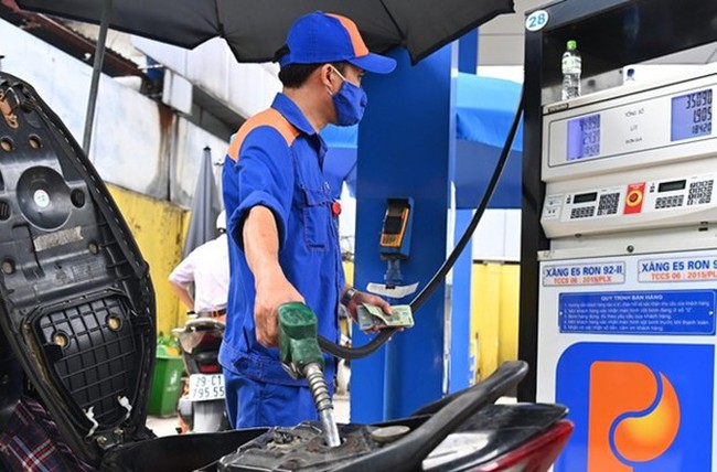 A fuel station in Hanoi, Vietnam (Photo: VNA)