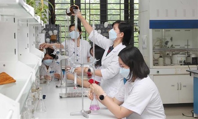 It is necessary to develop and make bio-technology part of life and a key economic-technical sector serving the national protection and construction. (Photo: VNA)