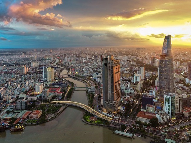 Ho Chi Minh City aims for a gross regional domestic product (GRDP) growth of 7.5-8% in 2024. (Photo: VNA)
