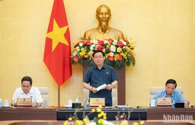 National Assembly Chairman Vuong Dinh Hue speaking at the meeting (Photo: NDO)