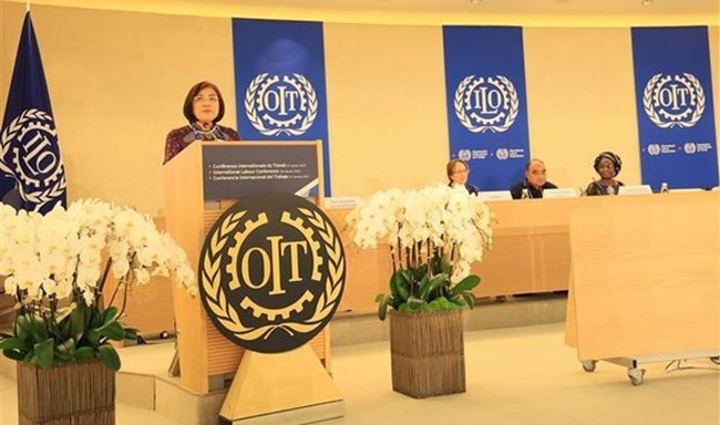 Ambassador Le Thi Tuyet Mai, head of the Vietnamese Delegation to the UN, WTO and other international organisations in Geneva, speaks at the 111th International Labour Conference. (Photo: VNA)