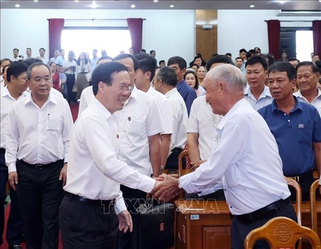 President Vo Van Thuong meets with voters in Da Nang city. (Photo: VNA)