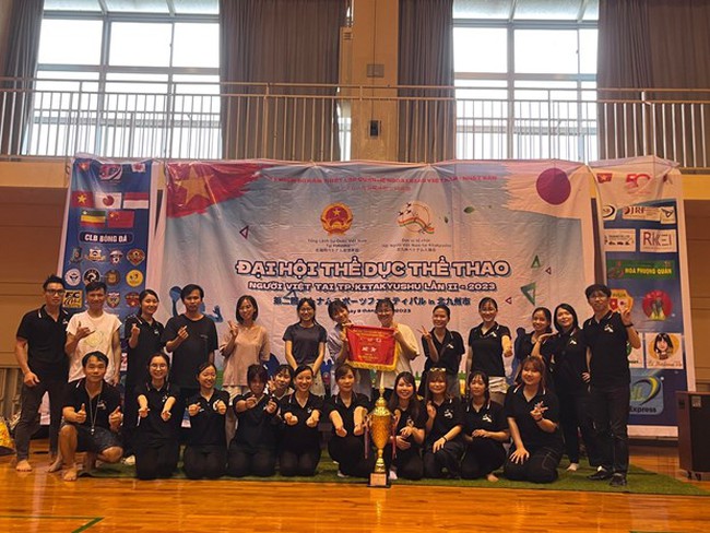 The Vietnam Association in Kitakyushu city, Fukuoka prefecture of Japan, holds a sports festival, the second of its kind, at Onga Sports Centre in Kitakyushu on July 9. (Photo: danviet.vn)