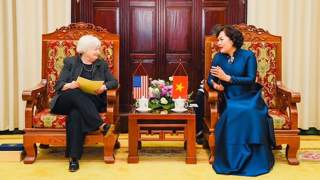 SBV Governor Nguyen Thi Hong meets with US Secretary of the Treasury Janet Yellen in Hanoi on July 20.