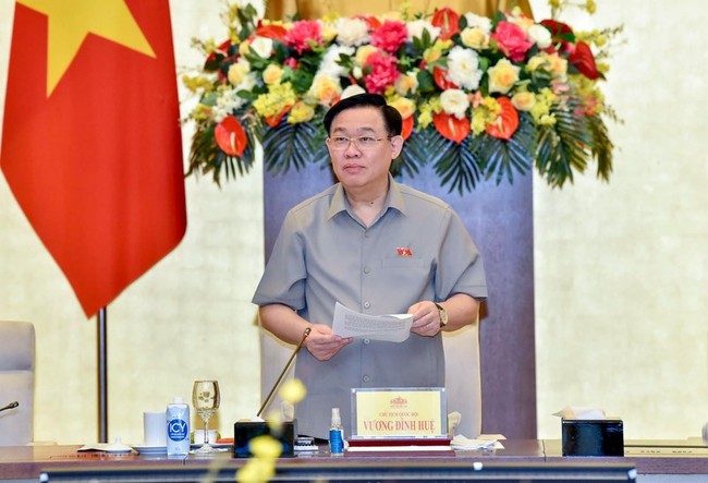 National Assembly Chairman Vuong Dinh Hue at the meeting. (Photo: Duy Linh)