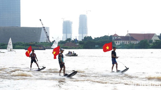 Exciting water sports performances at Ho Chi Minh City River Festival