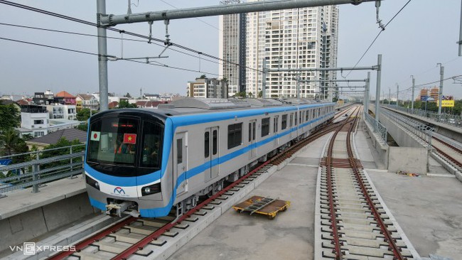 A train of metro line No.1 Ben Thanh – Suoi Tien on a test run on an elevated section in April 2023. (Photo: Quynh Tran)