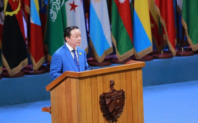 Deputy Prime Minister Tran Hong Ha delivers a speech at the G77+ China Summit. (Photo: VGP)