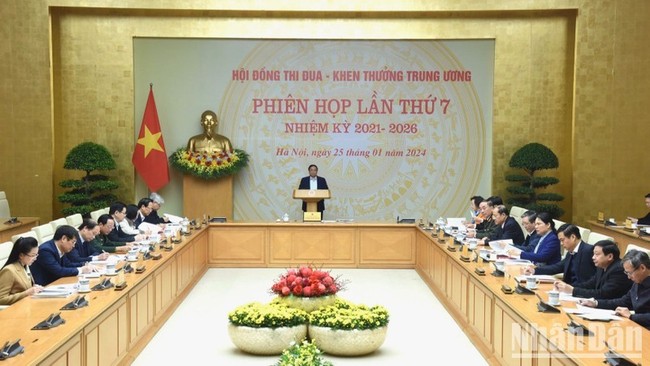 Prime Minister Pham Minh Chinh speaks at the meeting. (Photo: NDO/Tran Hai)