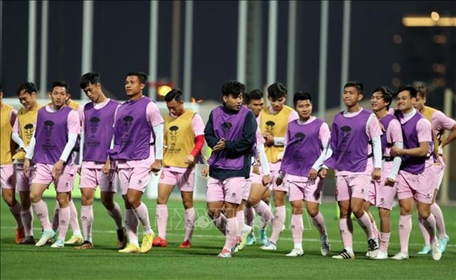 Vietnam drop 11 spots to the 105th in FIFA February global ranking. (Photo: VNA)