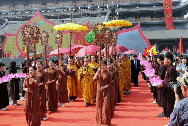 The opening ceremony of the Tam Chuc Temple Festival. (Photo: VNA)