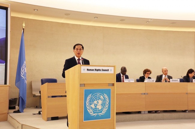 Minister of Foreign Affairs Bui Thanh Son speaking at the event (Photo: baoquocte.vn)