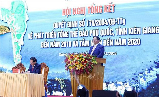 Prime Minister Pham Minh Chinh speaks at the conference. (Photo: VNA)