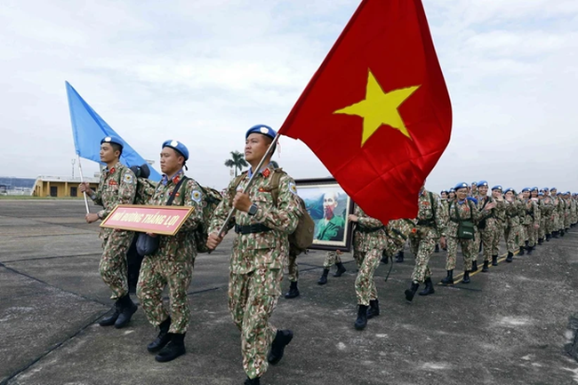 Vietnamese peacekeepers departing for the UNISFA from Noi Bai International Airport in Hanoi (Photo: VNA)