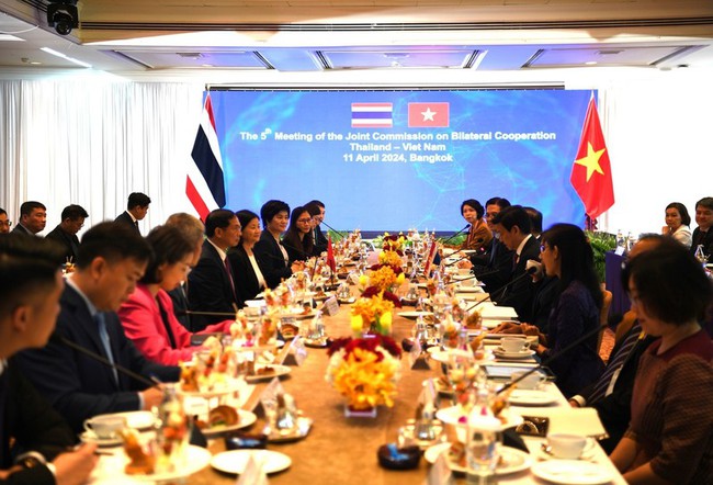 At the 5th Meeting of the Vietnam - Thailand Joint Commission for Bilateral Cooperation. (Photo: VNA)
