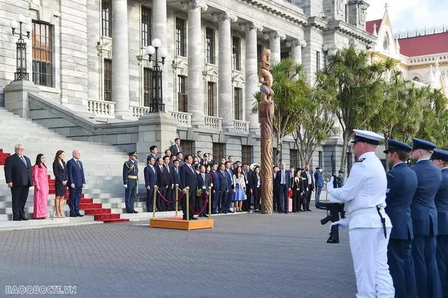 The official welcome ceremony for PM Pham Minh Chinh. (Photo: VNA)