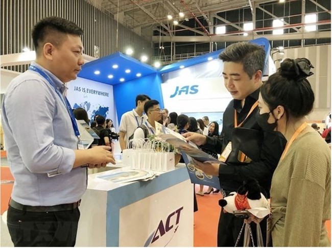 A booth at the first Vietnam International Logistics Exhibition in 2023. (Photo: VNA)