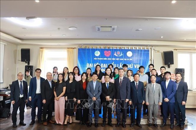 New executive board of Vietnamese Youth and Students Association (Photo: VNA)