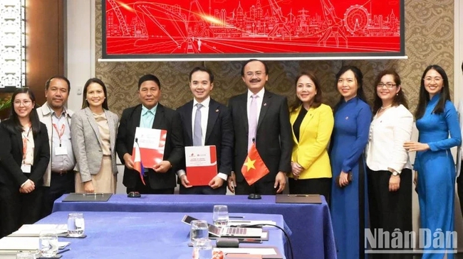 Long An International Port (Vietnam) and OPASCOR (Philippines) signed a Letter of Intent to cooperate in seaport development. (Photo: NDO)