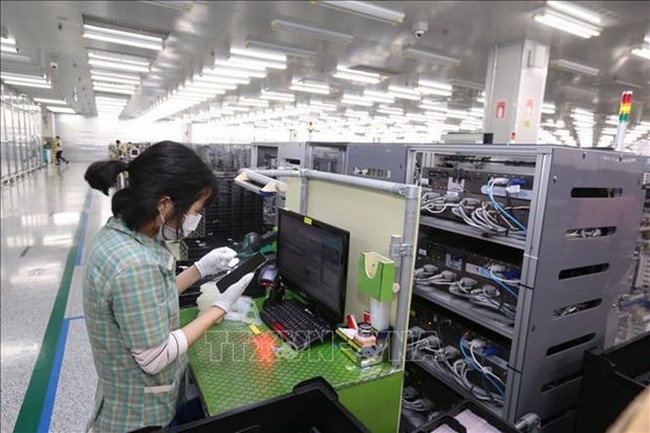 At Samsung Electronics Vietnam Co., Ltd in Thai Nguyen province (Photo: VNA)