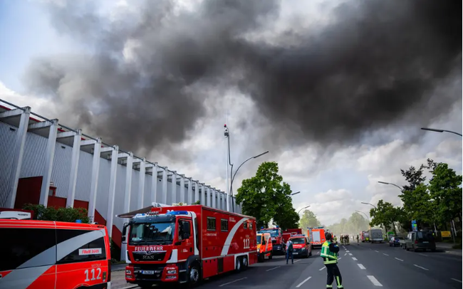 Cháy lớn tại nhà máy công nghệ kim khí ở Berlin, Đức 
