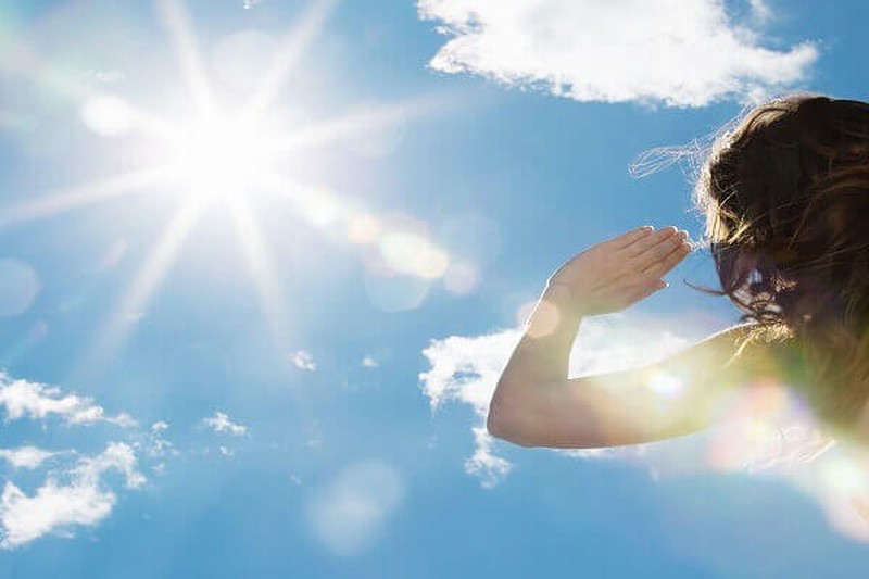 Dấu hiệu tiền ung thư da do ánh nắng mặt trời | VTV.VN