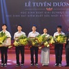 Prime Minister places high hope on Vietnamese students