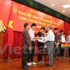Vietnamese students in Laos receive scholarships