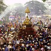 Vietnamese join Lao celebrating Bunpimay