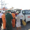Sick fishermen taken for treatment in Danang