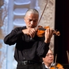 Renowned violinist Stephane Tran Ngoc to return Vietnam for HCMC concert