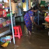 Floods isolate communes in Nghệ An