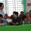 Tet gifts presented to poor households in Tay Ninh, Hau Giang