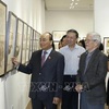 Prime Minister visits painting exhibition of People’s Artist Ngo Manh Lan