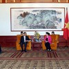 Top legislator meets Chinese businesspeople in Beijing