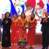 Two Vietnamese women receive peace awards in RoK