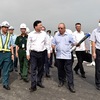 Deputy PM inspects runway upgrading at Noi Bai airport
